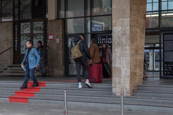 web-copyright_laurianghinitoiu_viceversa_linia_s_01 web-copyright_laurianghinitoiu_viceversa_linia_s_01