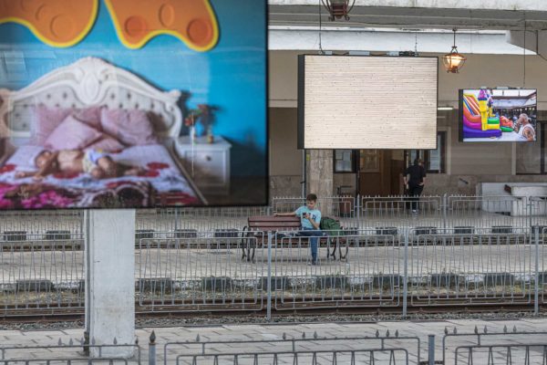 web-copyright_laurianghinitoiu_viceversa_linia_s_10 web-copyright_laurianghinitoiu_viceversa_linia_s_10