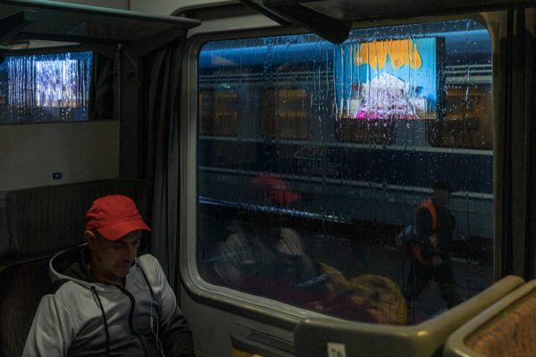 web-copyright_laurianghinitoiu_viceversa_linia_s_14 web-copyright_laurianghinitoiu_viceversa_linia_s_14